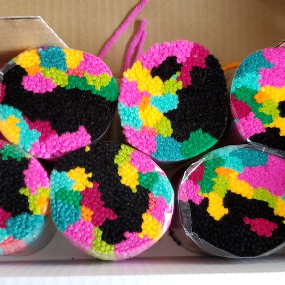 Get hooked latch hook kit with tool - Picture 6 of 7